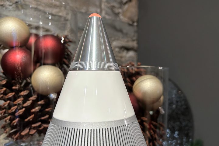 Close-up of top power/volume dial on Trettitre TreSound 1 Bluetooth speaker.
