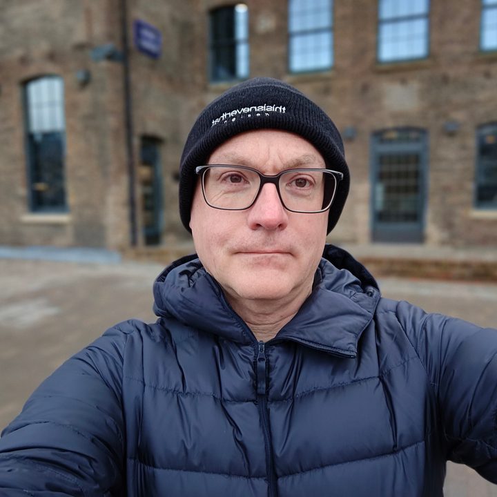 OnePlus 10 Pro selfie.