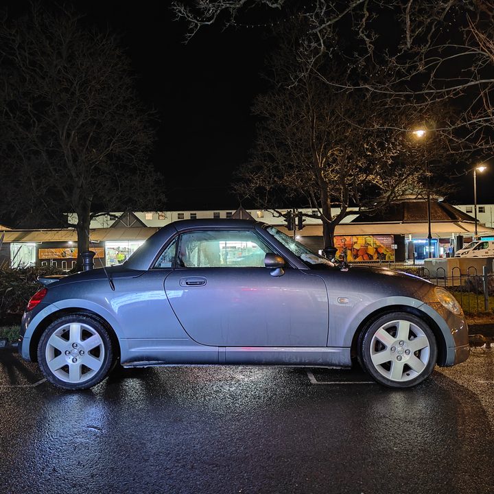 OnePlus 11 main camera night mode photo.
