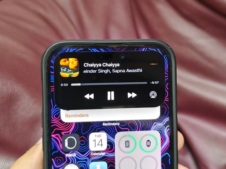 Dynamic Island Spotify Chaiyya Chaiyya song.