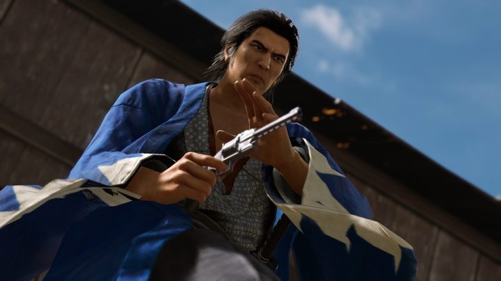 Ryoma uses a Gunman Heat Action in Like a Dragon: Ishin!