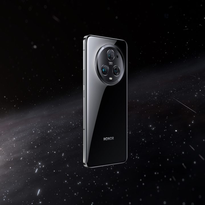 The Honor Magic5 Pro in black.
