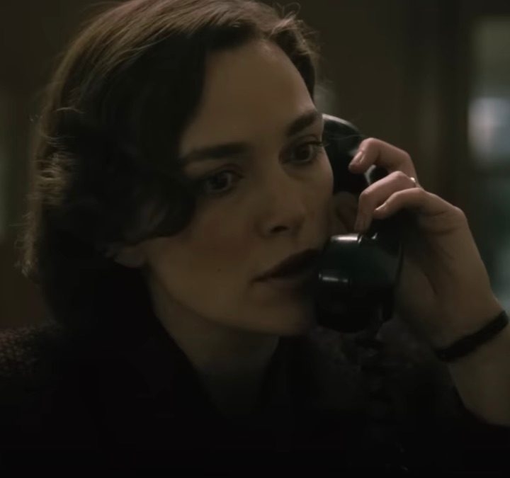 A woman is on the phone in Boston Strangler.