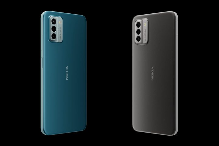 The Nokia G22 in its two available colors, grey and blue.