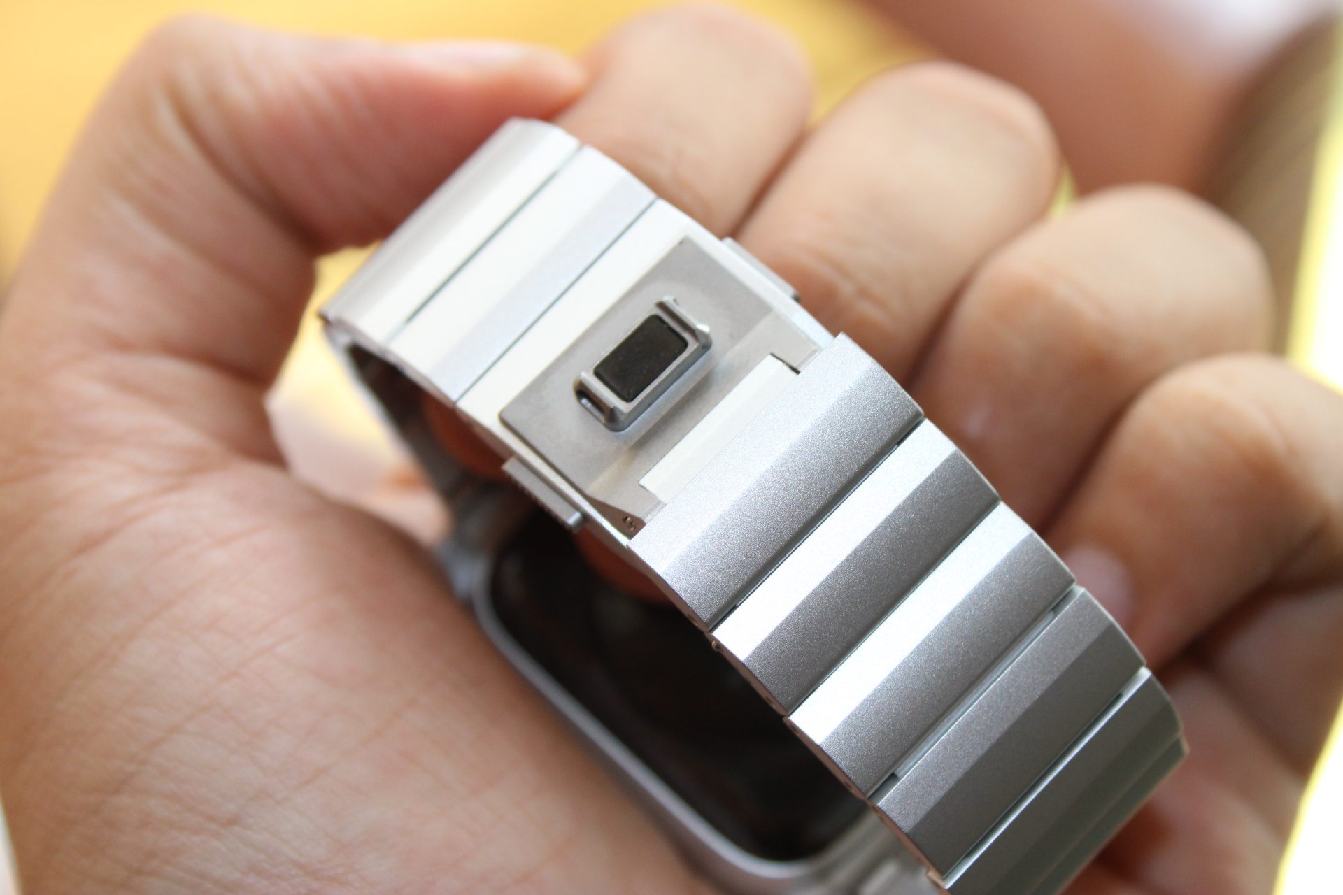 Nomad Aluminum Band magnetic clasp.