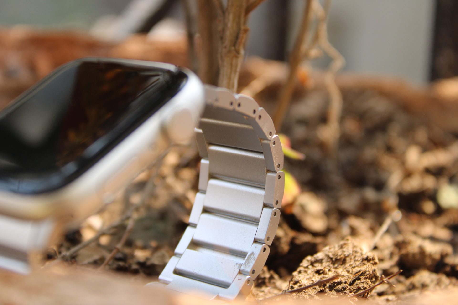 Nomad Aluminum Band in Silver showing links.
