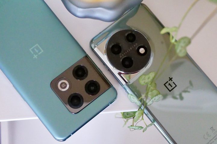 The OnePlus 11 and OnePlus 10 Pro camera modules.