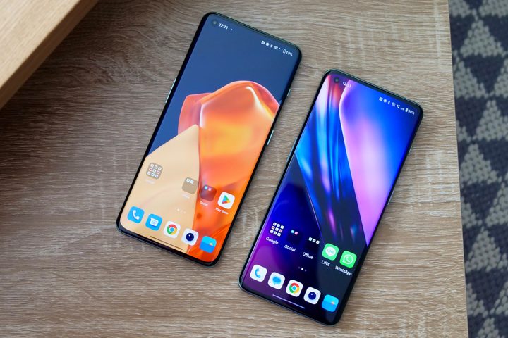 The OnePlus 11 and OnePlus 10 Pro screens.