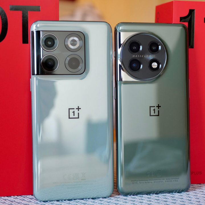 The back of the OnePlus 11 and OnePlus 10T.