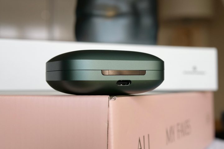 The charging port on the OnePlus Buds Pro 2's case.