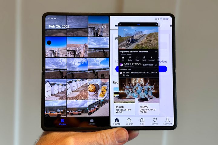 Floating window and split-screen multi-tasking on the Tecno Phantom V Fold.