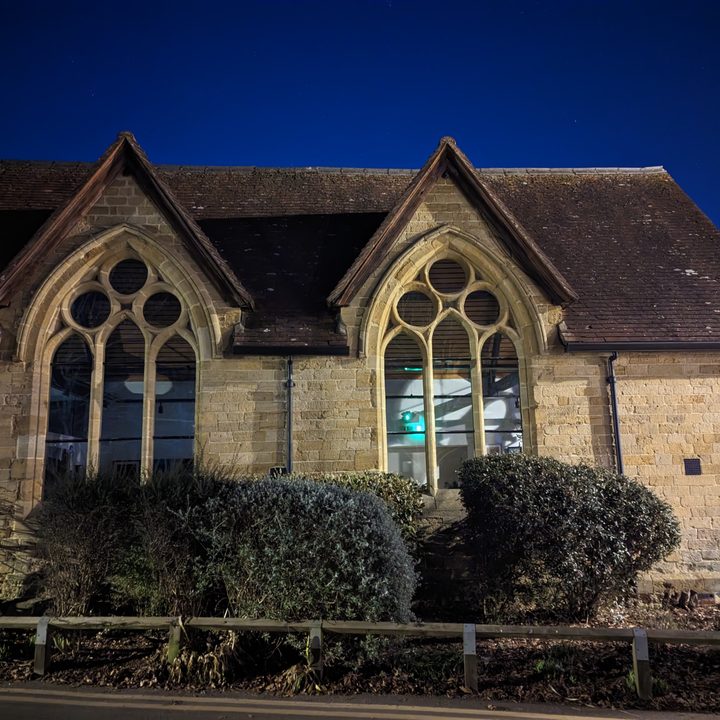 Photo taken with the Google Pixel 7's main camera in low light.
