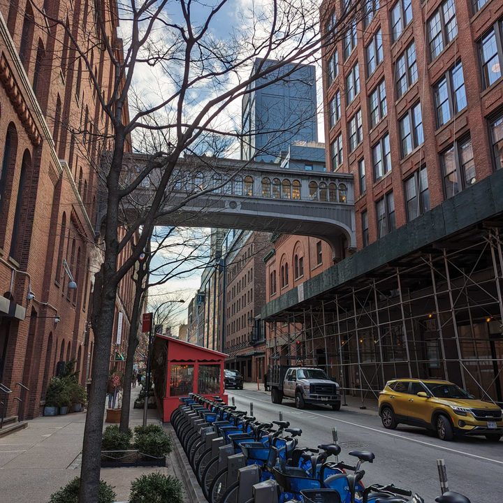 Pixel 7 Pro photo of downtown Manhattan.