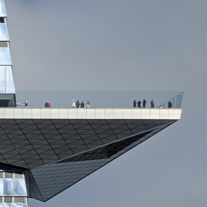 Pixel 7 Pro telephoto picture of The Edge in NYC.