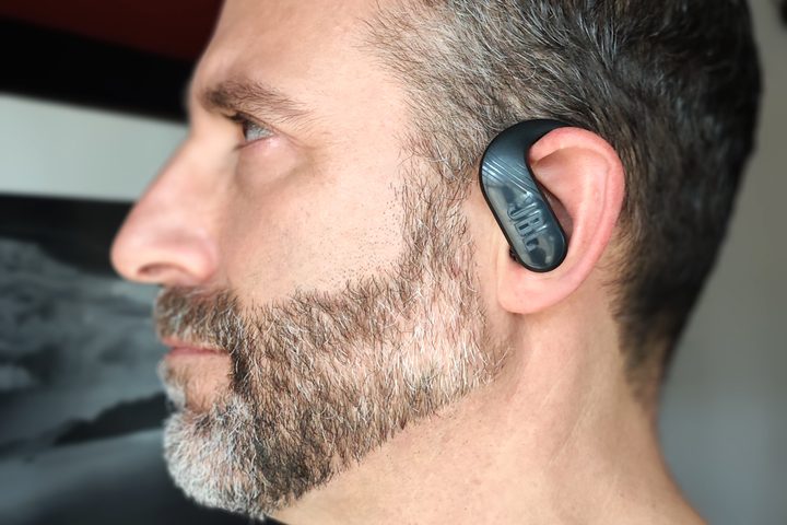 Man wearing JBL Endurance Peak III.