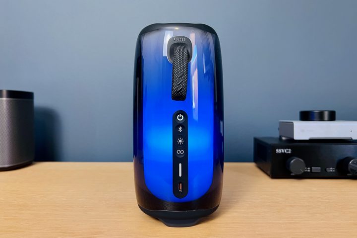 The JBL Pulse 5 Bluetooth speaker, blue, showing the back control buttons.