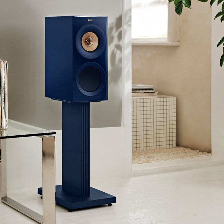 The KEF R3 bookshelf speakers in Indigo Matte color.