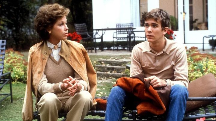 A mother talks to her son in Ordinary People.