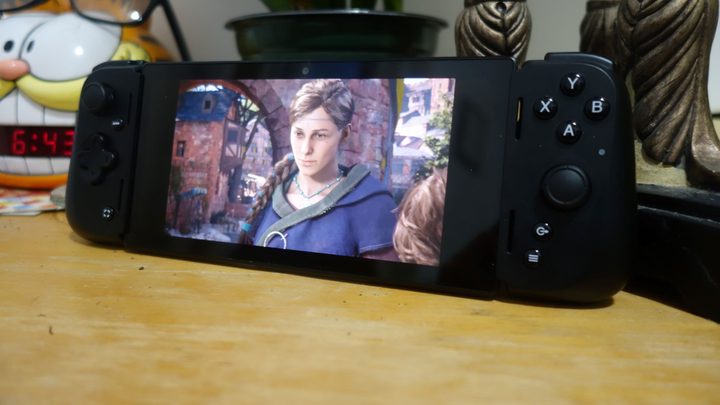 A Razer Edge plays A Plague Tale: Requiem.