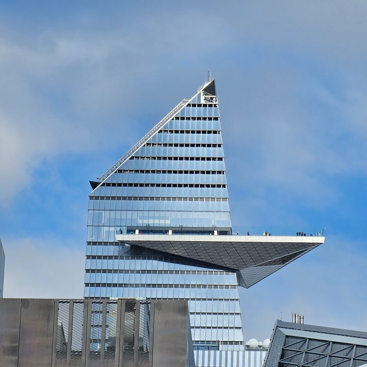 Galaxy S23 Ultra telephoto picture of The Edge in NYC.