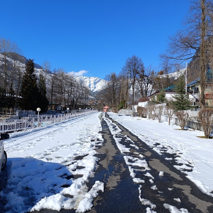 Snow covered mountain road captured by Redmi Note 12 Pro Plus at 12MP.