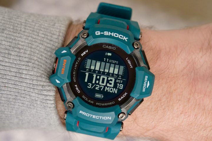 A person wearing the G-Shock GBD-H2000.