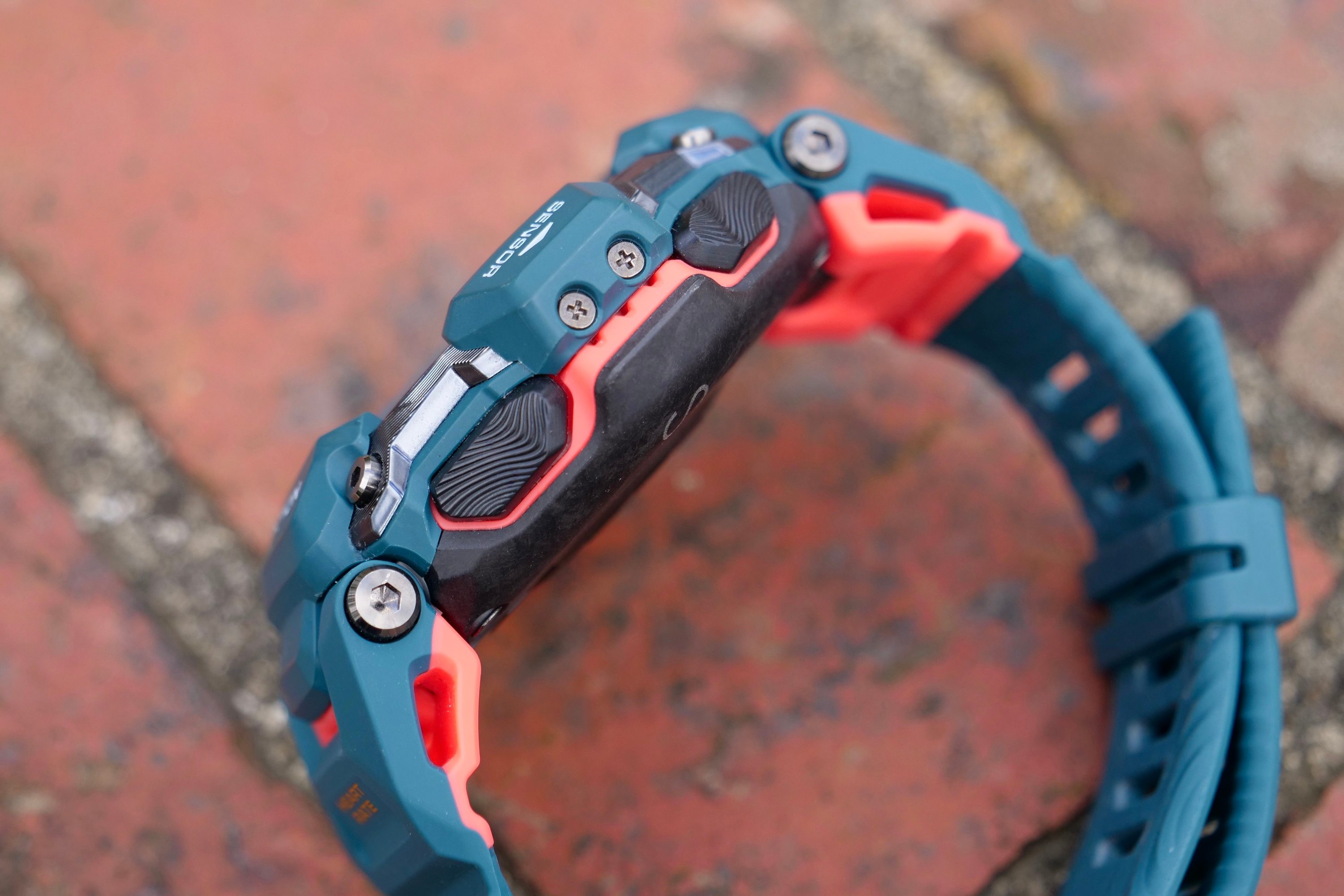 The side of the G-Shock GBD-H2000.