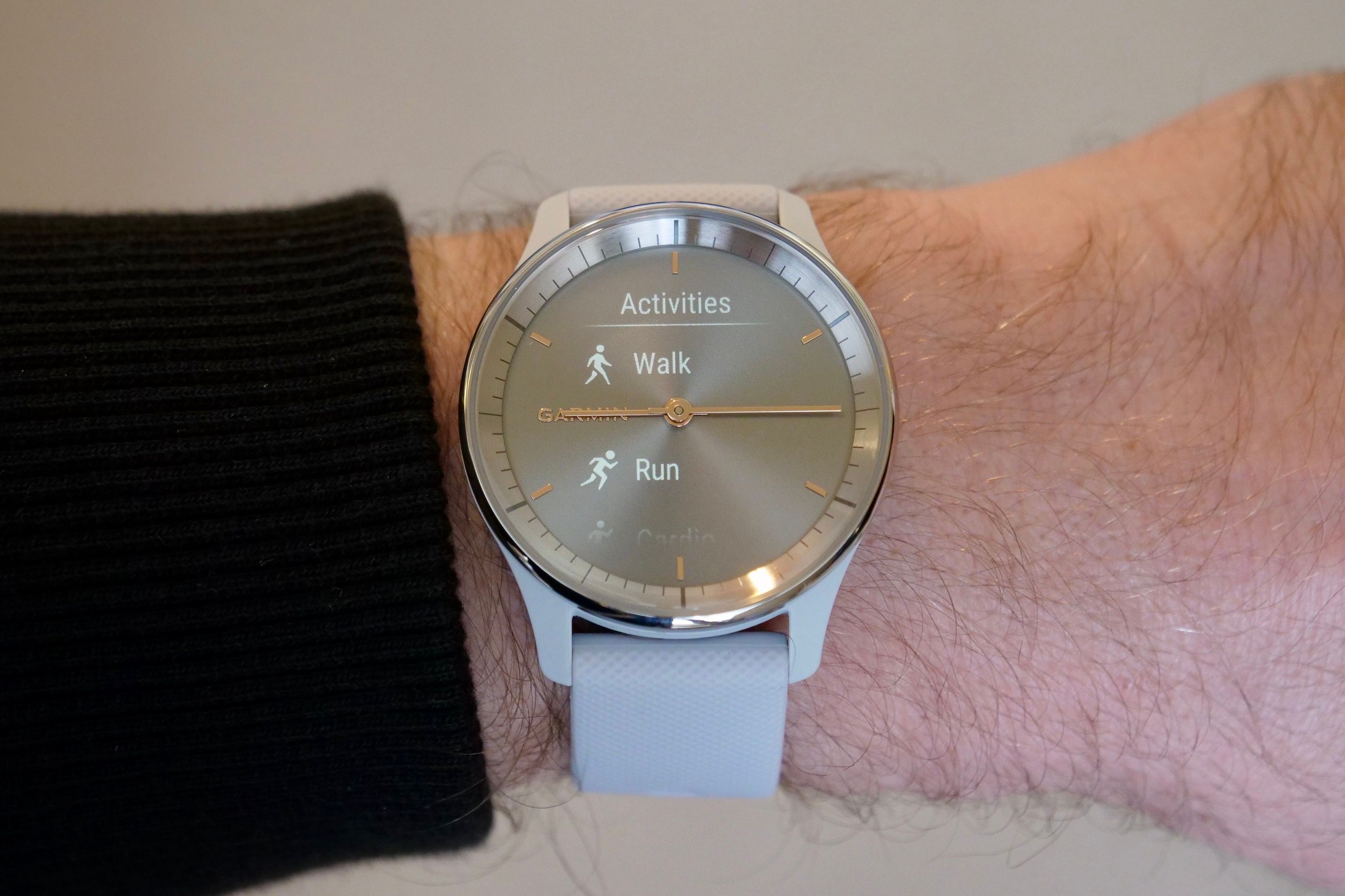 The Exercise menu screen on the Garmin Vivomove Trend.