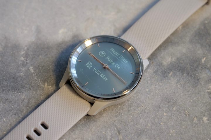 The heart rate screen on the Garmin Vivomove Trend.