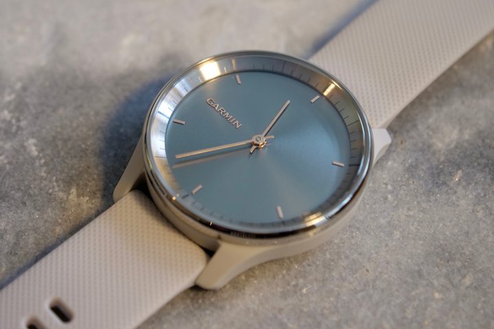 The Garmin Vivomove Trend's dial.