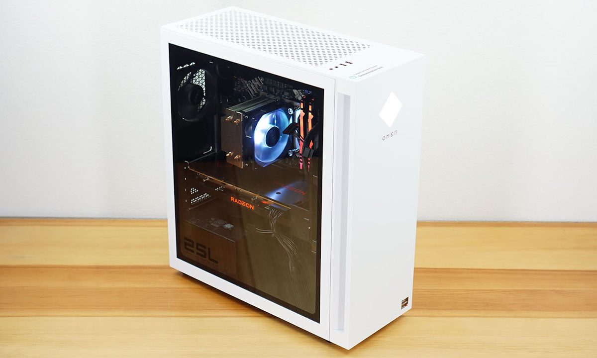 The HP Omen 25L gaming PC on a desk.