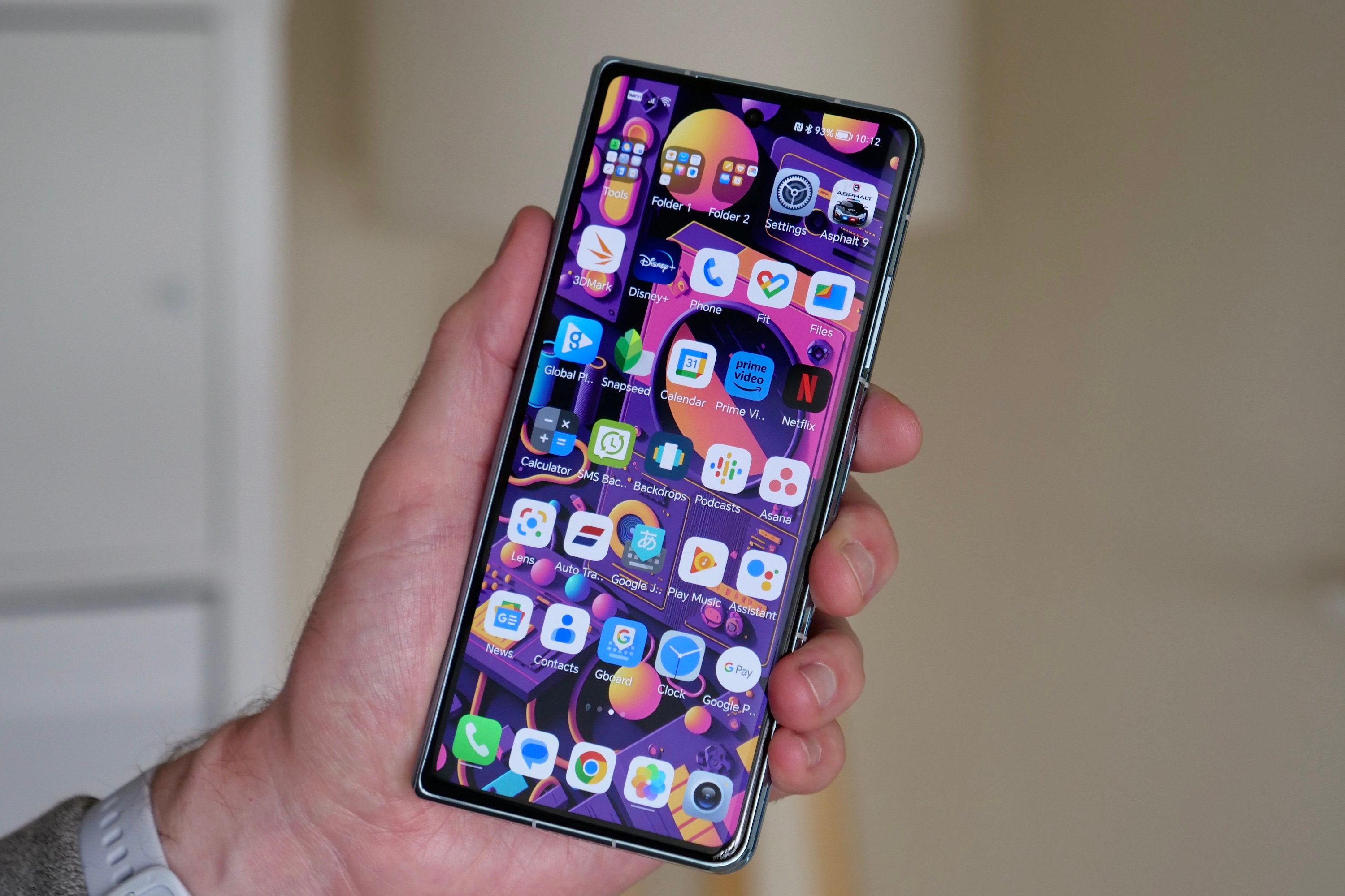 Apps on one of the Honor Magic Vs's home screens.
