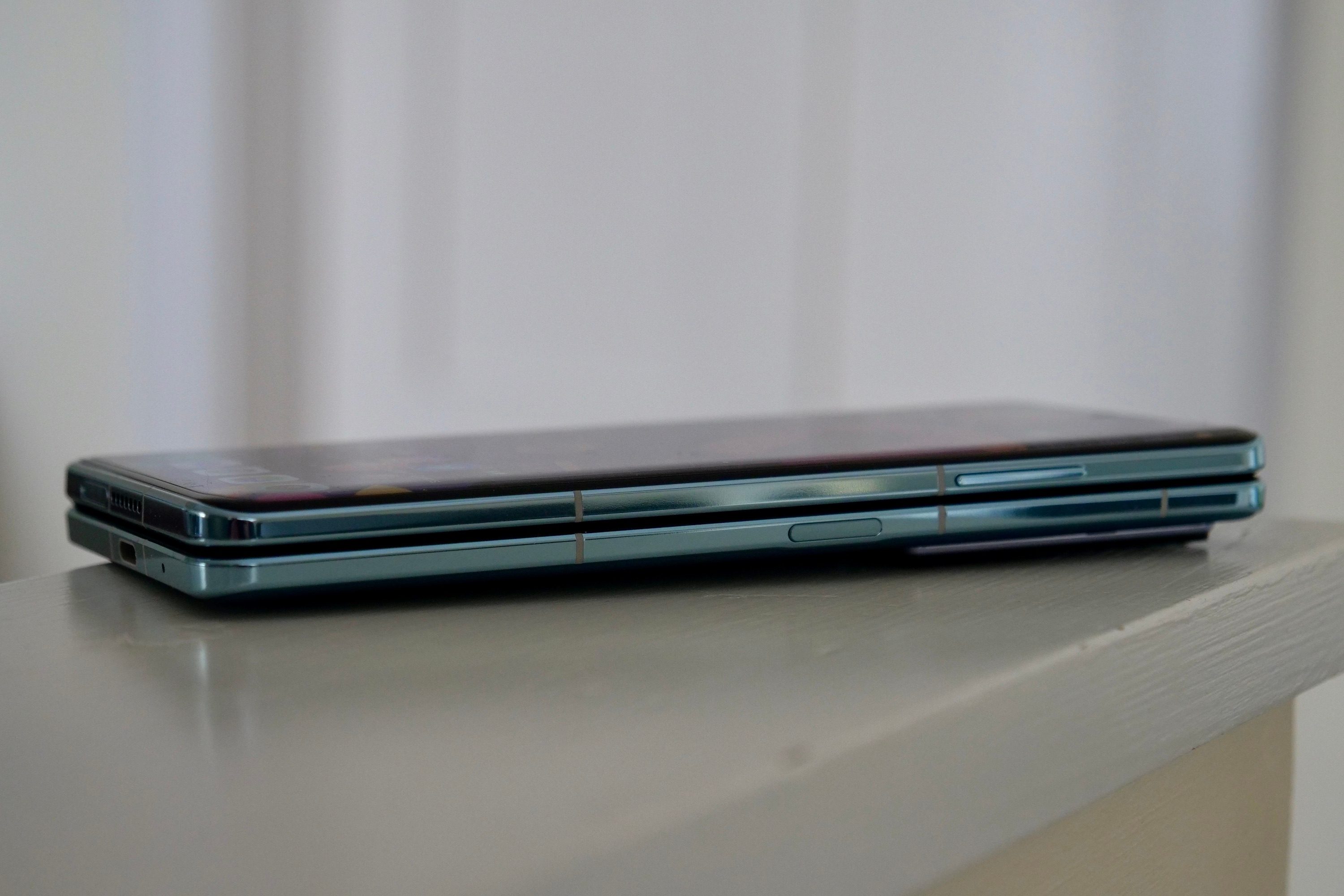 The Honor Magic Vs's side profile and fingerprint sensor.