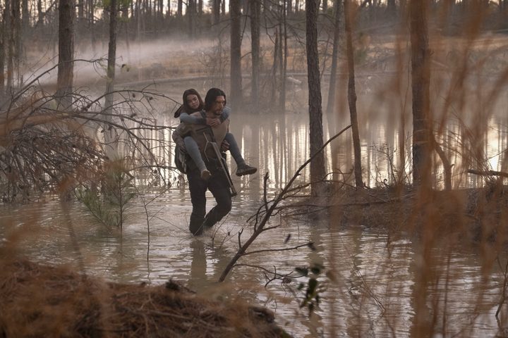 Mills carries Koa through a swamp in 65.