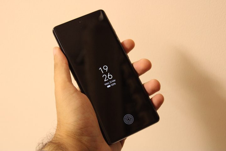 OnePlus 11R always-on display.