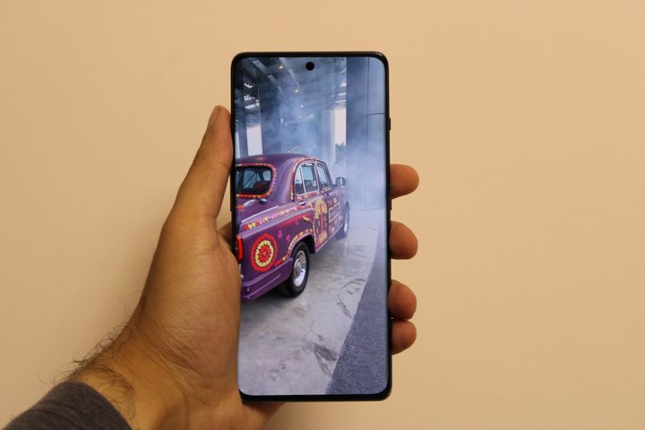 OnePlus 11R display.