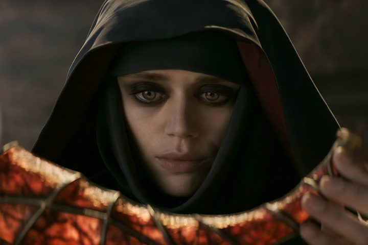 Sofina holds a magical horn in Dungeons & Dragons: Honor Among Thieves.