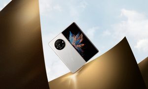 TECNO PHANTOM V Fold in white lifestyle image