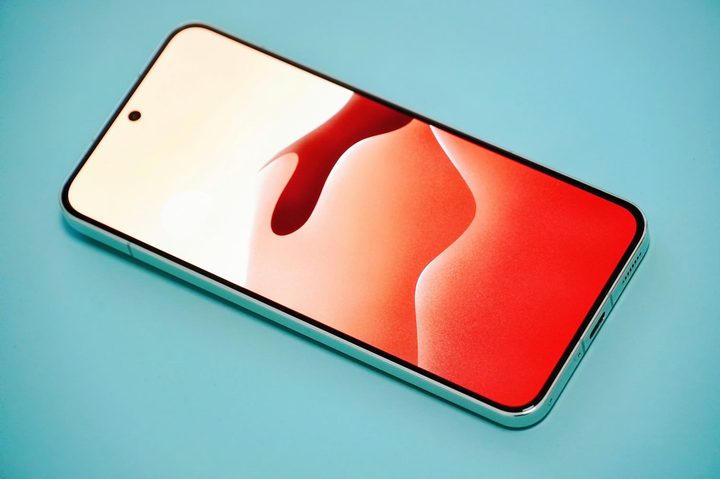 iPhone 15 Pro Max bezel render