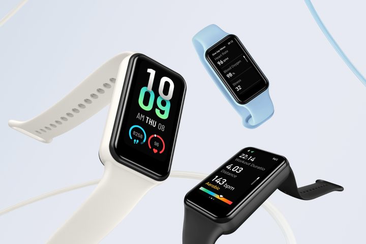 Product render for the Amazfit Band 7.