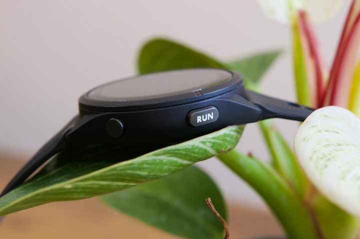 "Run" button on the Garmin Forerunner 265.