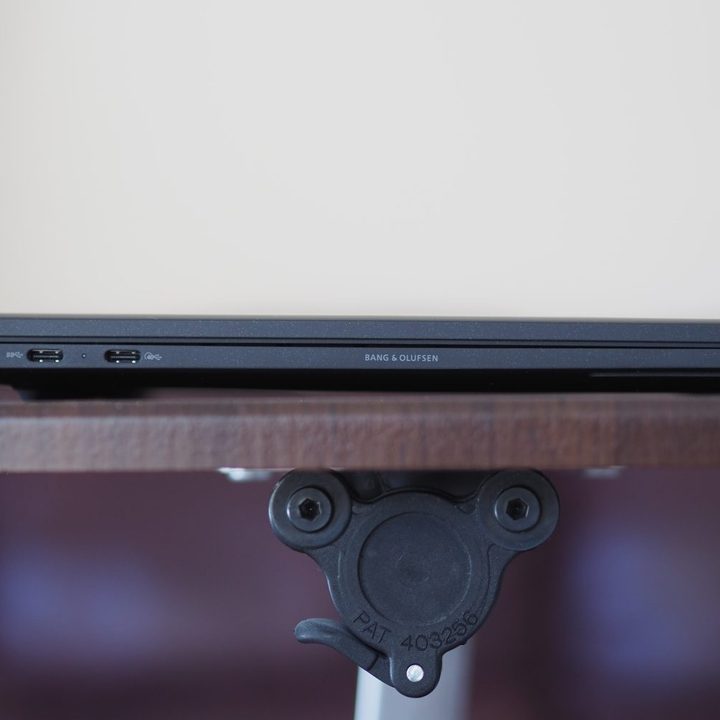 HP Dragonfly Pro left side showing ports.