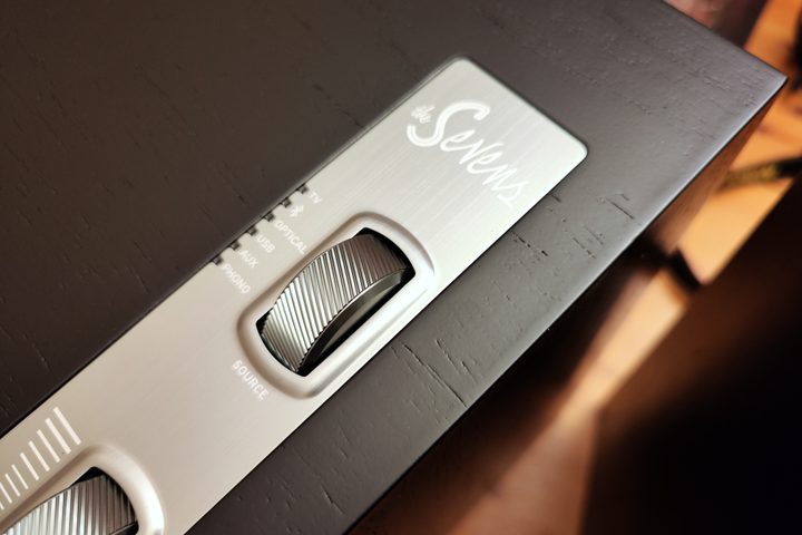 Klipsch The Sevens: top controls.