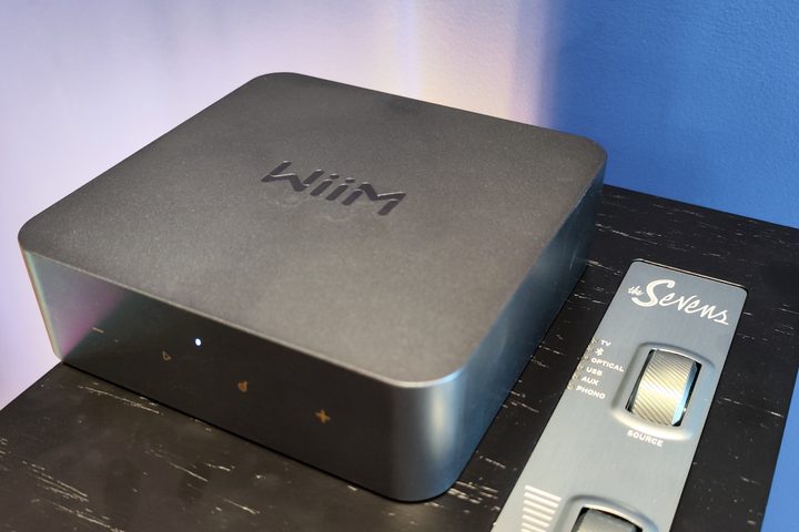 Klipsch The Sevens: top controls seen with a Wiim Pro streamer.