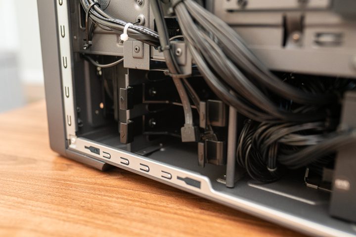 SATA cables inside the Lenovo Legion Tower 7i.