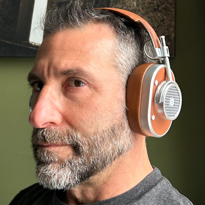 Side view of man wearing M&D MH40 Wireless 2023.