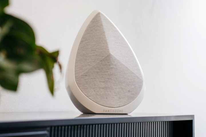 Pantheone Obsidian in white.