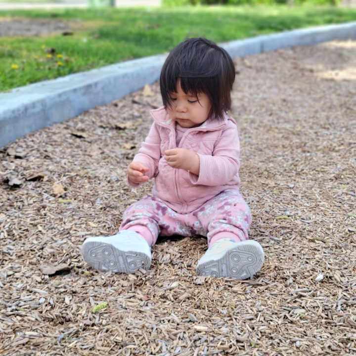 Toddler portrait captured with Samsung Galaxy S21