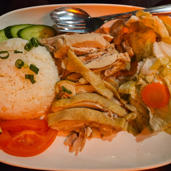 Hainan chicken captured with Samsung Galaxy S23 main camera