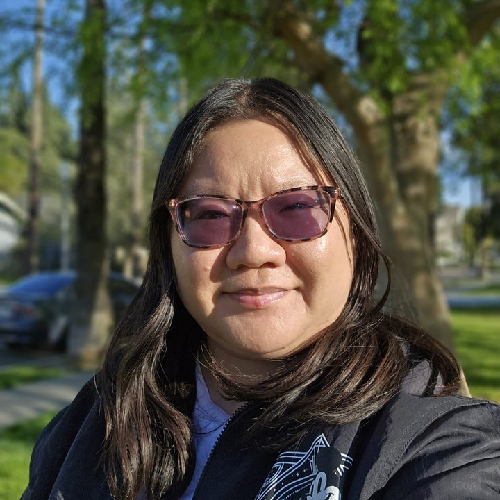 Portrait selfie captured with Samsung Galaxy S23